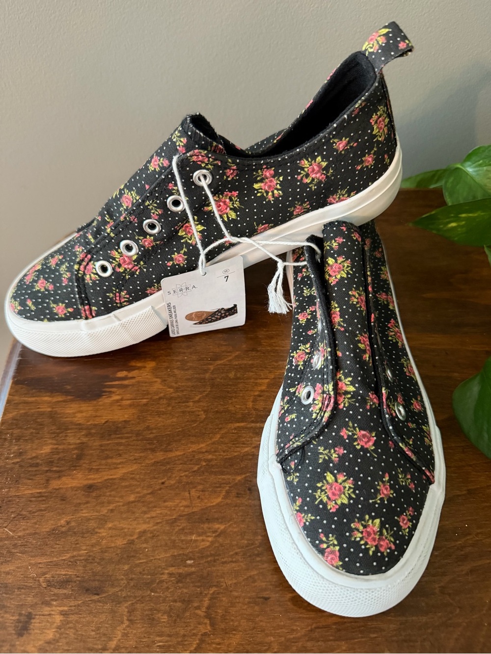 NWT Serra Black Floral Canvas Slip-On Sneakers with Pink Roses. Size 7